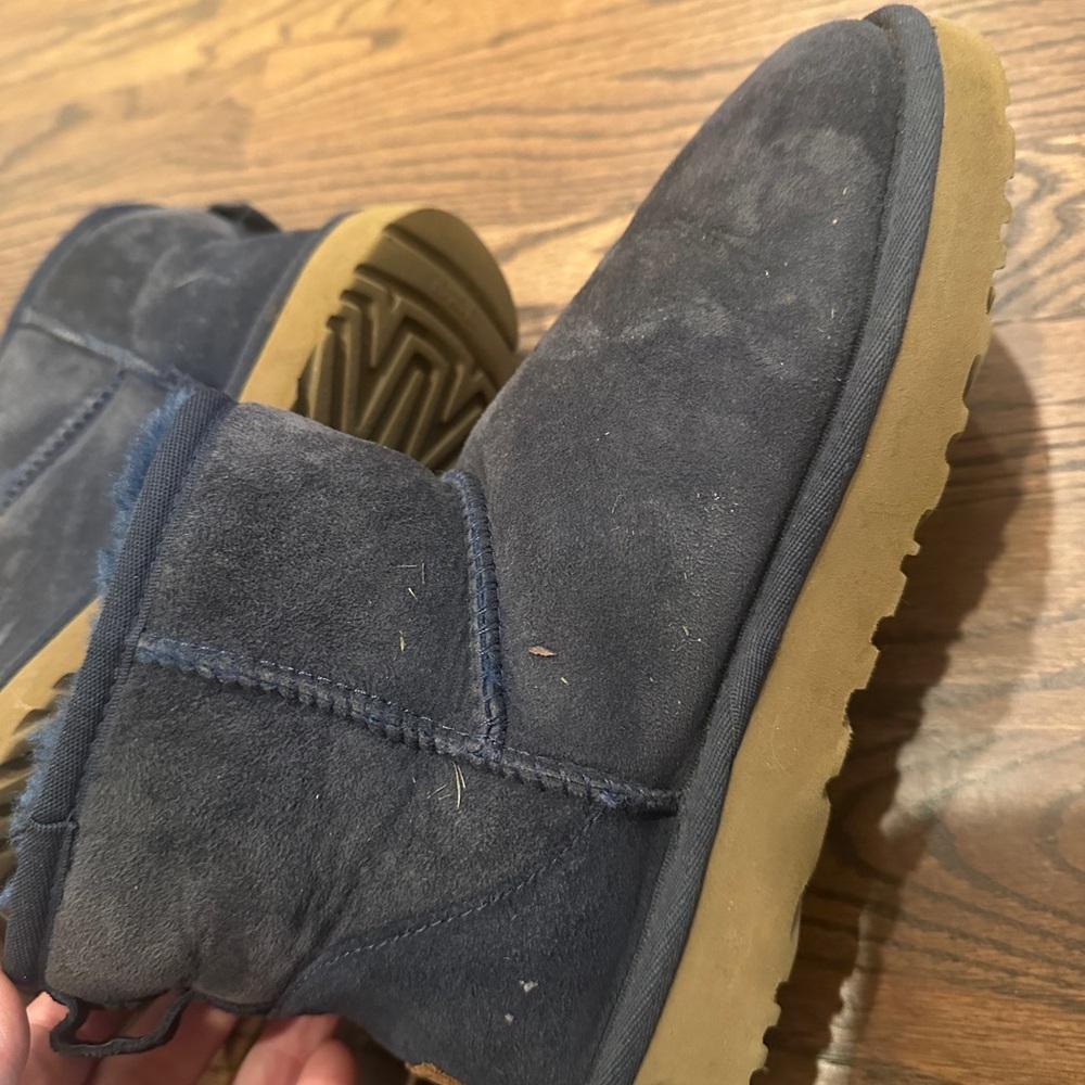 Navy blue Uggs size 6 - Picture 3 of 5